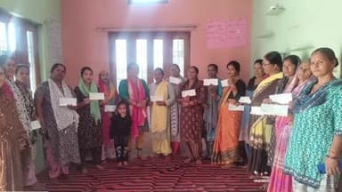 पूर्णागिरि: राज्य स्थापना रजत जयंती पर 90 निर्धन महिलाओं को मिला ₹31.50 लाख का ब्याज मुक्त ऋण, आजीविका संवर्धन हेतु चेक वितरित