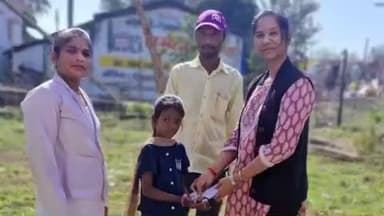 घुघरी: घुघरी विकासखंड के दूरस्थ ग्रामीण क्षेत्रों में आयुर्वेद/होम्योपैथिक दवाइयाँ वितरित, गांव में जाकर इलाज जारी