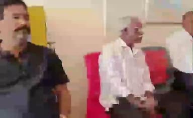 అయిజ: బీసీలకు 42 శాతం రిజర్వేషన్ కల్పించాలని అఖిల పక్ష నాయకులు డిమాండ్