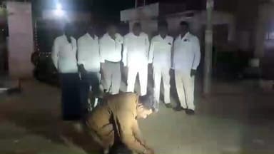 సిరిసిల్ల: వెంకటాపూర్ గ్రామంలో ముఖ్యమంత్రి రేవంత్ రెడ్డి జన్మదినం సందర్భంగా కేకే కట్ చేసిన కాంగ్రెస్ నాయకులు