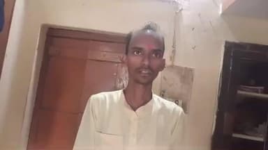 धनवार: पूर्व विधायक प्रत्याशी ने जर्जर सड़क दुरुस्त करने की सरकार से मांग की