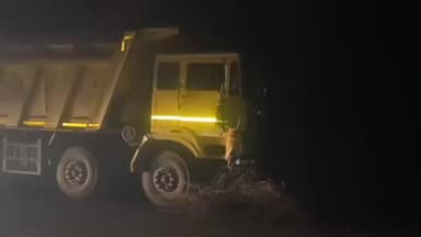 अमानगंज: जीजगांव ग्राम के पास मोटर बाइक खड़े ट्रक से टकराई, युवक गंभीर रूप से घायल