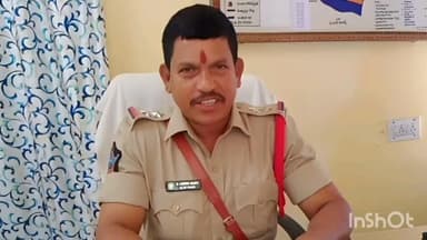 నరసన్నపేట: నగరికటకం గ్రామంలో అక్రమ మద్యం అమ్మకాలు జరుగుతున్న వారిని పట్టుకుని మద్యం బాటిళ్ళను స్వాధీనం చేసుకున్న ఎస్ఐ అశోక్ బాబు