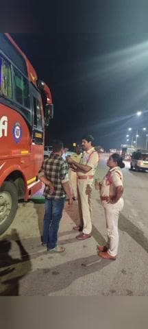 ప్రైవేటు బస్సులపై కొరడా జులిపిస్తున్న అధికారులు డ్రైవర్లకు బ్రీతింగ్ అనలైజర్