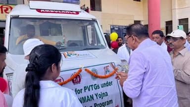 जरमुण्डी: विधायक ने जरमुंडी सामुदायिक स्वास्थ्य केंद्र में जनता के लिए नई एंबुलेंस को हरी झंडी दिखाई