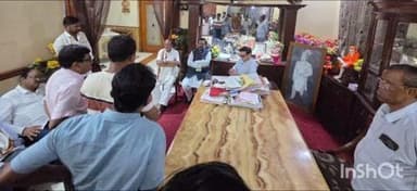 अहेरी: अहेरीत येथे माजी खा.अशोक नेते यांची माजी राज्यमंत्री राजे अम्ब्रिशराव यांच्या निवास्थानी भेट, राजकीय विषयावर गहण चर्चा