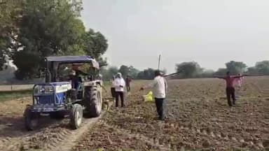 शाहजहांपुर अल्हागंज में खेत विवाद पर दबंगों ने #पत्रकार अनुज अग्निहोत्री, उनके पिता गुरुदेव अग्निहोत्री पर जानलेवा हमला