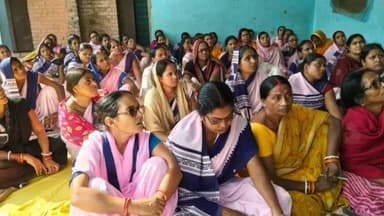 डंडारी: तेतरी प्राथमिक स्वास्थ्य केंद्र परिसर में आशा कार्यकर्ताओं की एक बैठक आयोजित की गई