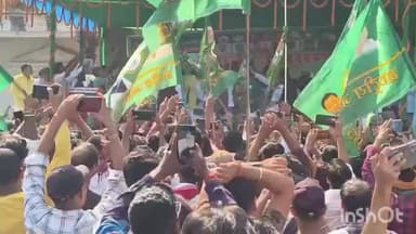 बरहट: SKS स्टेडियम में तेजस्वी यादव ने जनसभा को संबोधित किया, शमशाद आलम के लिए समर्थन मांगा