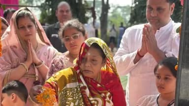 उदयपुर धरमजयगढ़: जन्म-जयंती पर जननायक नंदू भैया को श्रद्धांजलि देने शांति बगिया में उमड़ा श्रद्धा का सैलाब, खरसिया आज भावनाओं से भरी थी