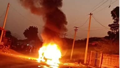 रेवदर: रेवदार जसवंतपुरा मार्ग पर थार गाड़ी में लगी भीषण आग, चालक ने कूद कर बचाई जान