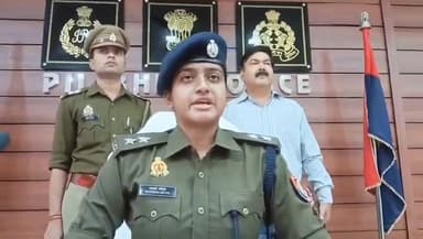 #पीलीभीत : जहानाबाद के रागिनी ज्वेलर्स चोरी कांड का पुलिस ने किया खुलासा, दो अभियुक्त गिरफ्तार
एसपी के निर्देश पर थाना ...