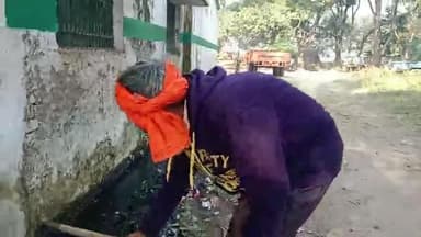 nauvan navinagar mein sarkari school ke samne nahin Bhar rahi hai nali yuvak ko bahut samasya Ho Rahi