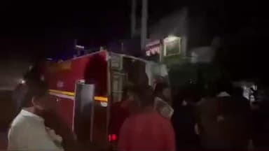 सिकंदरपुर: बेल्थरा मार्ग पर स्थित बैंक ऑफ इंडिया की शाखा में शॉर्ट सर्किट से लगी आग