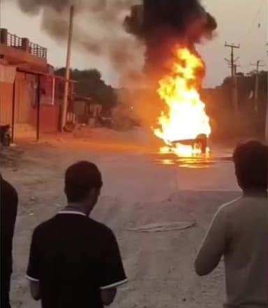 चितलवाना: जसवंतपुरा रेवदर मार्ग पर चलती थार गाड़ी में लगी आग, 50 मिनट की मशक्कत के बाद आग पर पाया गया काबू