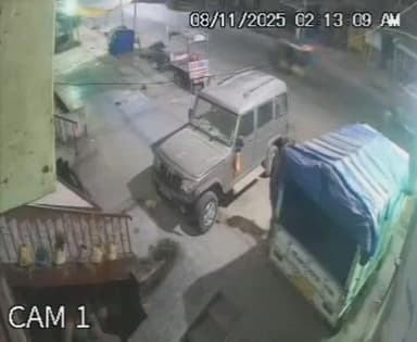 सूरजगढ़: सूरजगढ़ा बाजार में घर के आगे खड़ी बोलेरो चोरी, वारदात सीसीटीवी में कैद