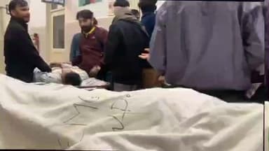 देवबंद: नागल मार्ग पर टैम्पो और बाइक की जोरदार टक्कर, अनियंत्रित होकर पलटा टैम्पो, हादसे में 2 की मौत, 12 घायल