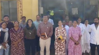 સંખેડા: વાસણા પ્રાથમિક આરોગ્ય કેન્દ્ર ખાતે જિલ્લા શ્રય અધિકારીએ તમામ સ્ટાફની મીટીંગ યોજી.