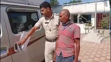 স্বরূপনগর: চারঘাট বাজার এলাকায় মারামারি কাণ্ডে অভিযুক্তকে গ্রেফতার করে বসিরহাট আদালতে পাঠালো স্বরূপনগর থানাপুলিশ