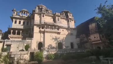 बेगुं: केंद्रीय सचिव मीता राजीव लोचन ने बेगू किले का अवलोकन किया, बेगू नगर की बावड़ियों की ली जानकारी