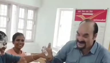 इछावर: इछावर के डाकघर में ड्यूटी के दौरान बर्थडे पार्टी, काटा केक, वीडियो वायरल होने पर लोगों ने उठाए सवाल