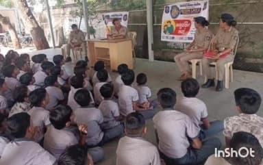 જાફરાબાદ: પીપાવાવ મરીન પોલીસ દ્વારા રામપરા-૨ શાળામાં બાળકોને ‘કોમલ’ ફિલ્મ દ્વારા ગુડ ટચ-બેડ ટચની આપી સમજણ