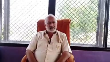 चरखारी: खरेला में प्रेसवार्ता में बादशाह सिंह ने बिहार चुनाव में तेजस्वी यादव के नेतृत्व में महागठबंधन सरकार बनने का दावा किया