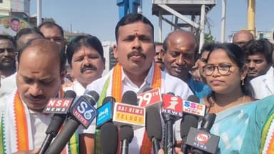 భూపాలపల్లి: జిల్లా కేంద్రంలోని అంబేద్కర్ కూడలిలో ఘనంగా ఎమ్మెల్యే జన్మదిన వేడుకలు