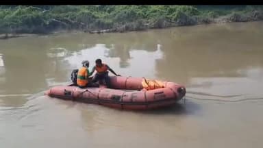 कुमारखंड: रोता नल के पास सूरसर नदी में मछली पकड़ते समय एक व्यक्ति लापता, एसडीआरएफ टीम कर रही है खोज