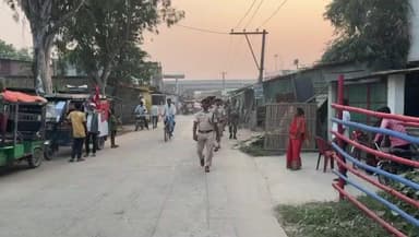 विधानसभा चुनाव-2025 के दृष्टिगत विधि-व्यवस्था संधारण एवं सुरक्षा व्यवस्था को सुदृढ़ बनाए रखने के उद्देश्य से आज दिनांक 09.11.2025 को कटिहार जिला के विभिन्न (बारसोई, डंडखोरा, मुफ्फसिल पोठिया, प्राणपुर, रोशना, हसनगंज, रौतारा, सेमापुर, बरारी,