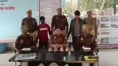 सकलडीहा: बलुआ पुलिस ने मंदिर चोरी का किया खुलासा, मोहरगंज पोखरे के पास से 2 शातिर चोर गिरफ्तार, 5 पीतल के घंटे बरामद