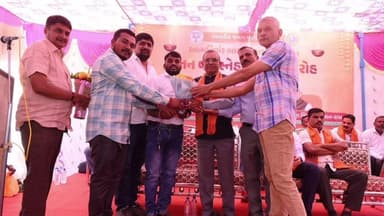 બોરસદ: બોરસદ ના કંકાપુરા ખાતે જિલ્લા પંચાયતનું સ્નેહમિલન કેબિનેટ મંત્રી રમણભાઈ સોલંકીની વિશેષ ઉપસ્થિતિમાં યોજાયું