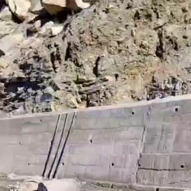 हंगरंग: किन्नौर के मलिंग नाला समीप सड़क के दोनों ओर बर्फबारी से पूर्व BRO की टीम लगा रही पक्की दीवारें, वीडियो जारी