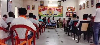 चारामा: चारामा में भाजपा मंडल ने मनाया 'वंदे मातरम' और भगवान बिरसा मुंडा की 150वीं जयंती