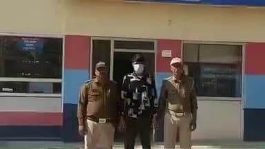 नारासन: आमखेड़ी गांव से पुलिस ने हत्या के प्रयास के मामले में फरार आरोपी को किया गिरफ्तार