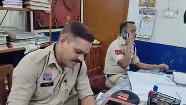 तिल्दा: मुरा में अवैध शराब बिक्री करते एक व्यक्ति को खरोरा पुलिस ने किया गिरफ्तार