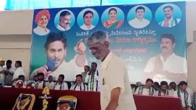 బెంగళూరులో కోటి సంతకాల సేకరణ కార్యక్రమం నిర్వహించిన మడకశిర వైకాపా నాయకులు.