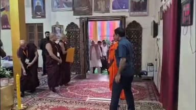 कसिया: सीएम योगी ने कुशीनगर दौरे के दौरान भंते ज्ञानेश्वर को दी श्रद्धांजलि