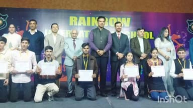 नगरोटा बगवां: रेनबो इंटरनेशनल स्कूल के वार्षिक समारोह में RS बाली ने कहा, बच्चों के विकास में शिक्षक और अभिभावकों की भूमिका अहम