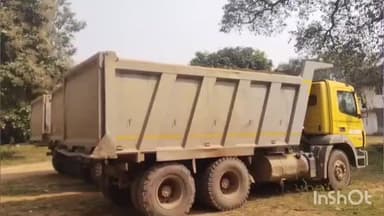 भरतपुर में अवैध गिट्टी परिवहन पर कार्रवाई, तीन हाइवा ज़ब्त, एसडीएम ने थाने में खड़ा कराया