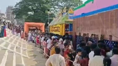 ఏటికొప్పాక బండిమాంబ అమ్మవారి దర్శనానికి భారీగా క్యూ కట్టిన భక్తులు