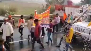 साहेबपुर कमाल: रहुआ गांव में 251 कन्याओं ने निकाली कलश यात्रा, तीन दिवसीय रामधुनी कार्यक्रम का शुभारंभ