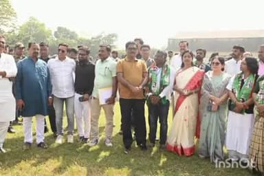 कसमार: मंत्री योगेंद्र प्रसाद घाटशिला में झामुमो उम्मीदवार सोमेश चंद्र सोरेन के समर्थन में कार्यक्रम में शामिल हुए