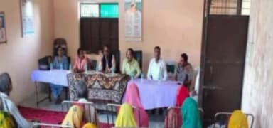 हंडिया: सैदाबाद में चौपाल में किसानों को दी गई योजनाओं की जानकारी