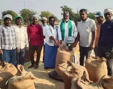 బాన్సువాడ: బోర్లంలో వరి కొనుగోలు కేంద్రాన్ని, పరిశీలించిన బాన్సువాడ మార్కెట్ కమిటీ మాజీ చైర్మన్ నర్సింలు, రైస్ మిల్లకు తరలించాలి