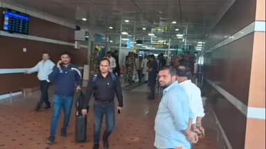 নকশালবাড়ি: ২৬ পাওয়া WBCS অফিসার, এই বলে বাগডোগরা বিমানবন্দরে প্রশান্ত বর্মনকে কটাক্ষ বললেন সুকান্ত মজুমদার