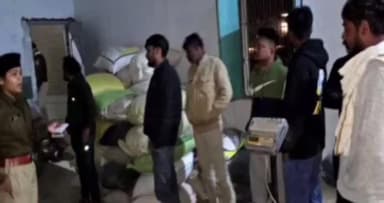 कटनी के बाकल में भाजपा नेता के राइस मिल में जुआ खेलते 11 जुआरी गिरफ्तार