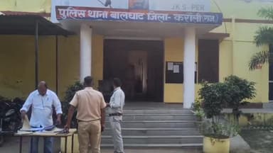 सड़क सुरक्षा अभियान के तहत बालघाट पुलिस ने 27 वाहनों पर की कार्रवाई, 250 वाहनों में लगाए मुफ्त रिफ्लेक्टर