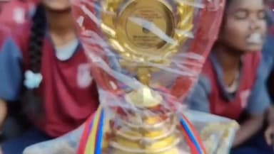 బాన్సువాడ: బోర్లం సాంఘిక సంక్షేమ గురుకుల పాఠశాల విద్యార్థినిలు జోనల్ గేమ్స్ లో సత్తా, 2025 -26లో అథ్లెటిక్స్ ఛాంపియంగా బహుమతులు