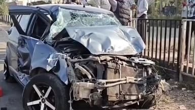 ਜਲੰਧਰ 1: ਜਲੰਧਰ ਫਗਵਾੜਾ ਰੋਡ ਵਿਖੇ ਹੋਇਆ ਭਿਆਨਕ ਸੜਕੀ ਹਾਦਸਾ ਜਾਨੀ ਨੁਕਸਾਨ ਤੋਂ ਰਿਹਾ ਬਚਾ